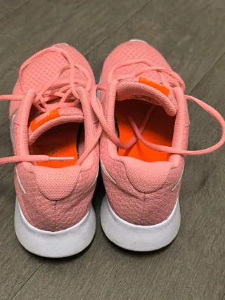 Zapatillas Nike Tanjun Rosas