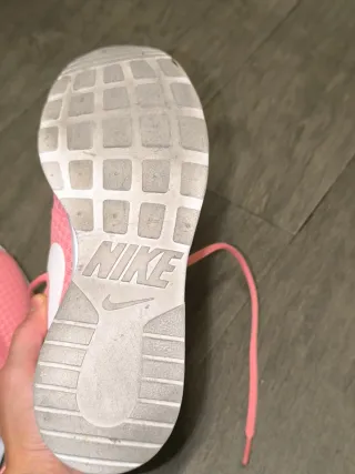 Zapatillas Nike Tanjun Rosas