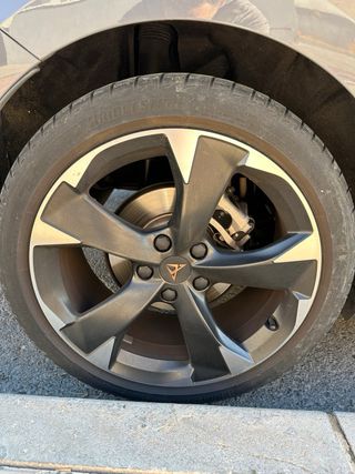 Llantas 18 + Neumáticos Cupra Leon 2024