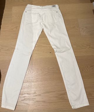 Pantalón pitillo Zara blanco