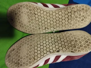 Deportivas Adidas Gazelle Rojas y Blancas