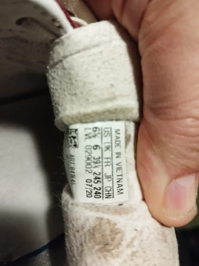 Deportivas Adidas Gazelle Rojas y Blancas