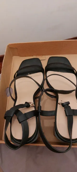 Sandali eleganti in pelle neri