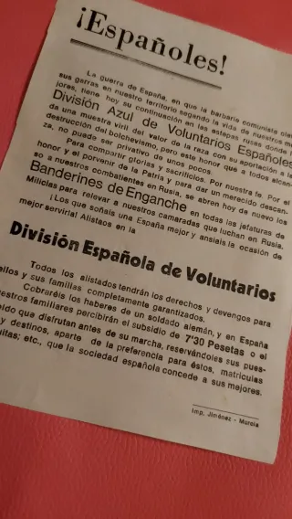 Pasquín División Azul Banderines de Enganche