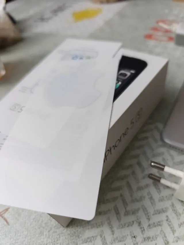 Lote 3 iPhones Cargadores,caja