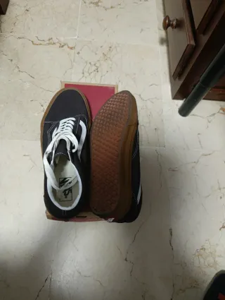 Zapatos Vans Negros y Marrones