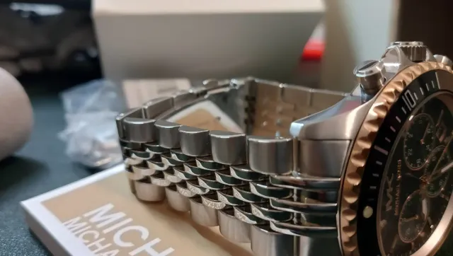 Reloj Michael Kors MK8725 Negro/Dorado