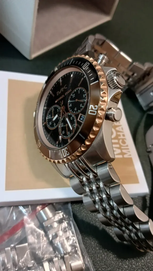 Reloj Michael Kors MK8725 Negro/Dorado