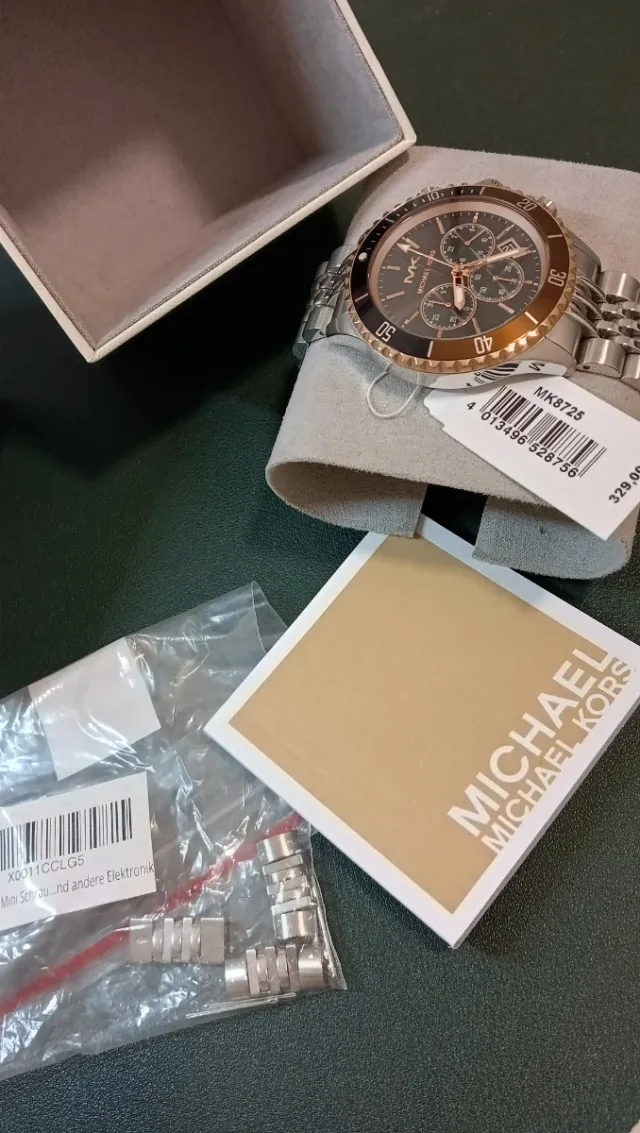 Reloj Michael Kors MK8725 Negro/Dorado