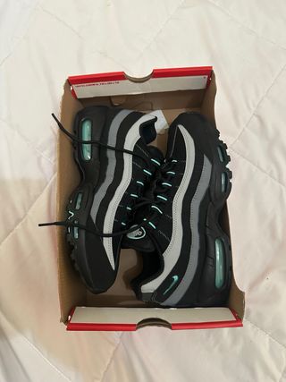 Nike Air Max 95 Negro y Gris