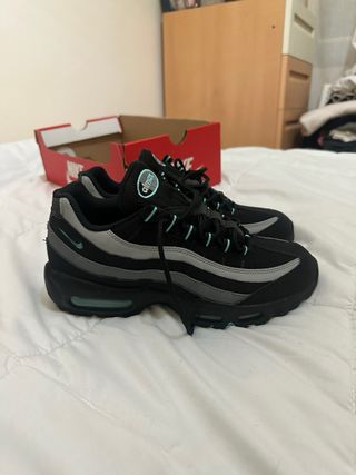 Nike Air Max 95 Negro y Gris