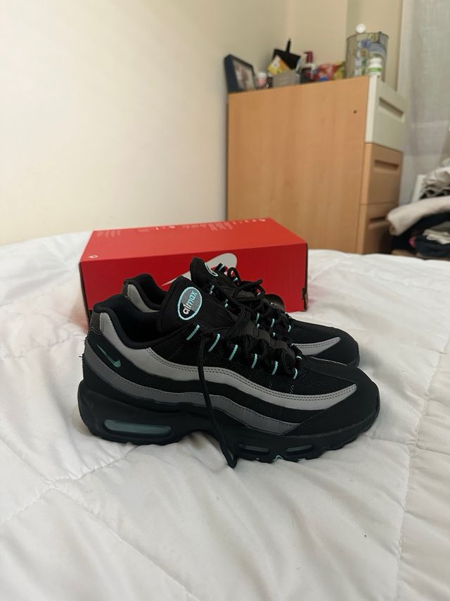 Nike Air Max 95 Negro y Gris