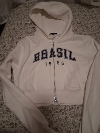 Sudadera Bershka Brasil 1986