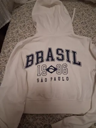 Sudadera Bershka Brasil 1986