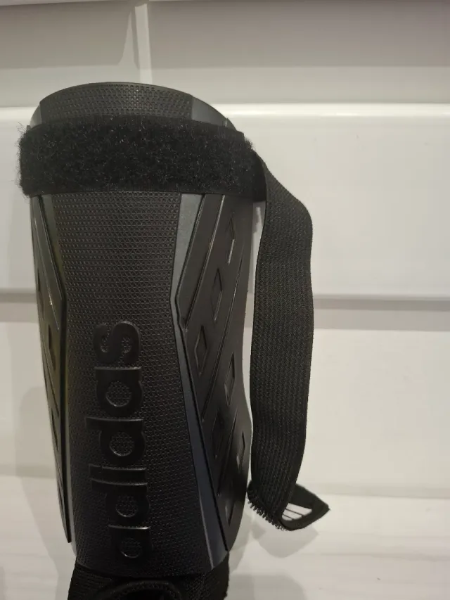 Espinilleras Adidas Negras