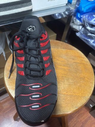Scarpe Nike Air Max Plus TN nere rosse