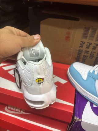 Scarpe Nike Air Max Plus TN nere rosse