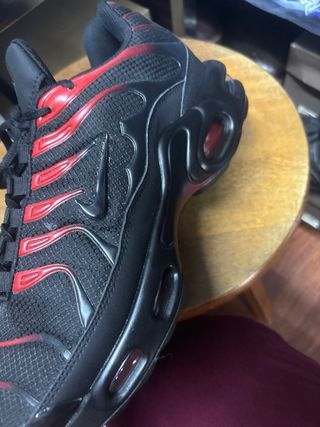 Scarpe Nike Air Max Plus TN nere rosse