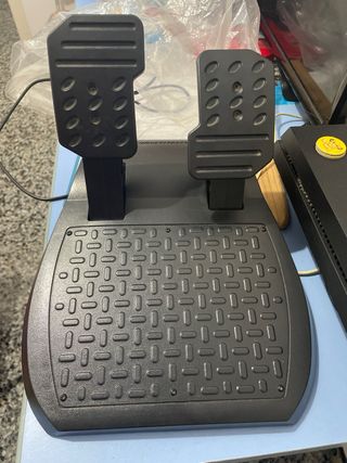 Volante Thrustmaster Ferrari 488 GTB PS4