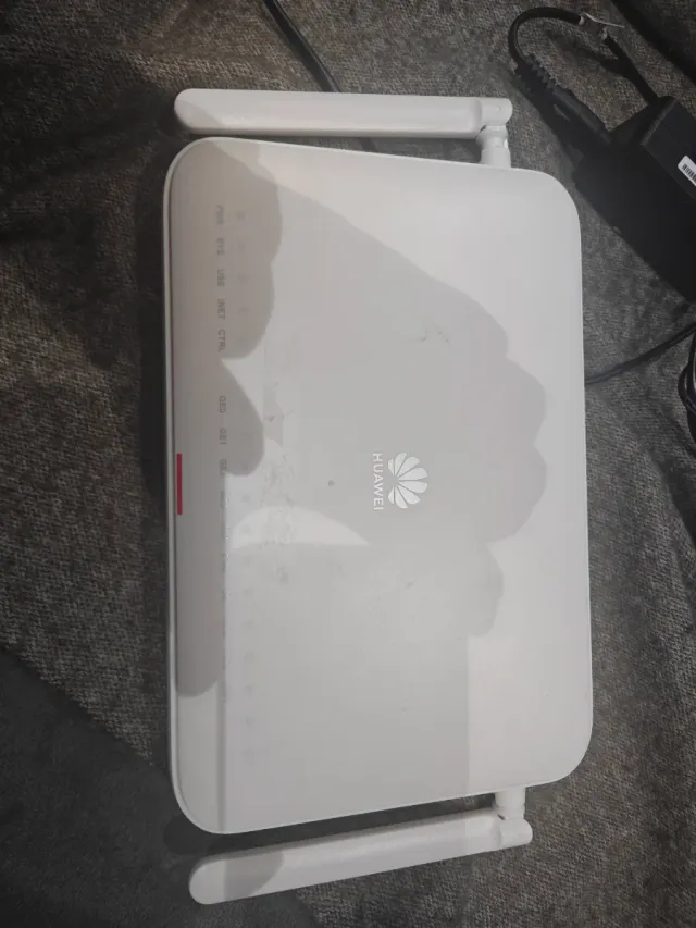 Router Huawei AR617VM