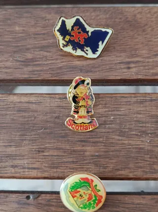 Lote de 6 Pins Colecionáveis Diversos