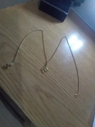 Collar Letra E Plata Ley Dorada