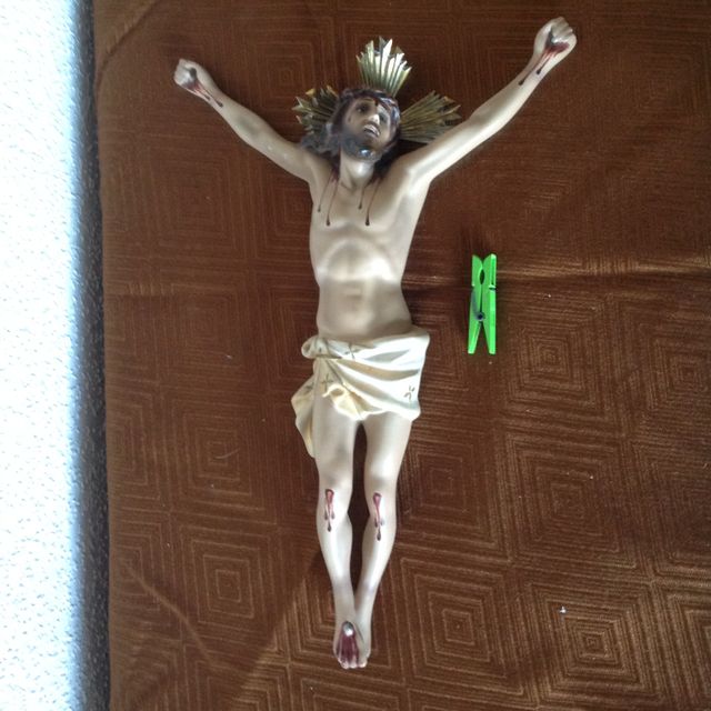 Crocifisso di Gesù Cristo in ceramica antica