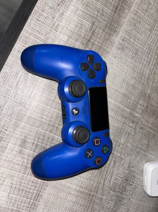 PS4 Slim Negra + Mando