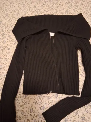 Jersey Bershka negro cremallera cuello