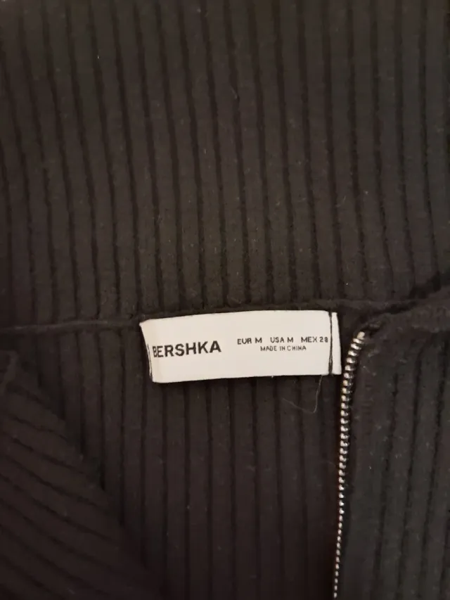 Jersey Bershka negro cremallera cuello