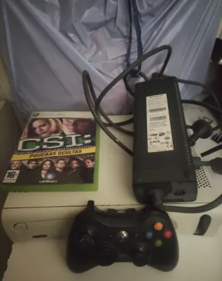 Xbox 360 Blanca + Mando + Juego CSI