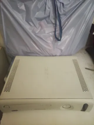 Xbox 360 Blanca + Mando + Juego CSI