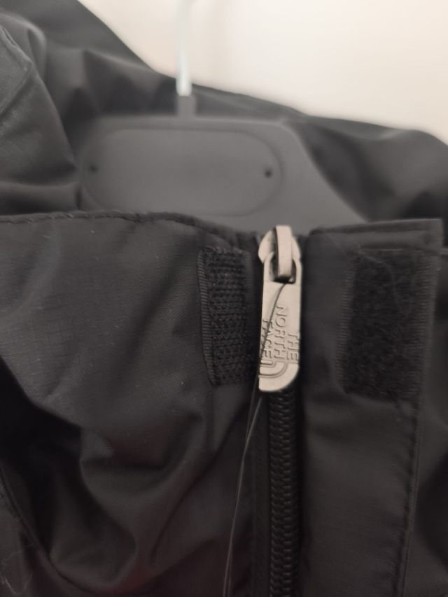 Chaqueta The North Face Negra con Capucha