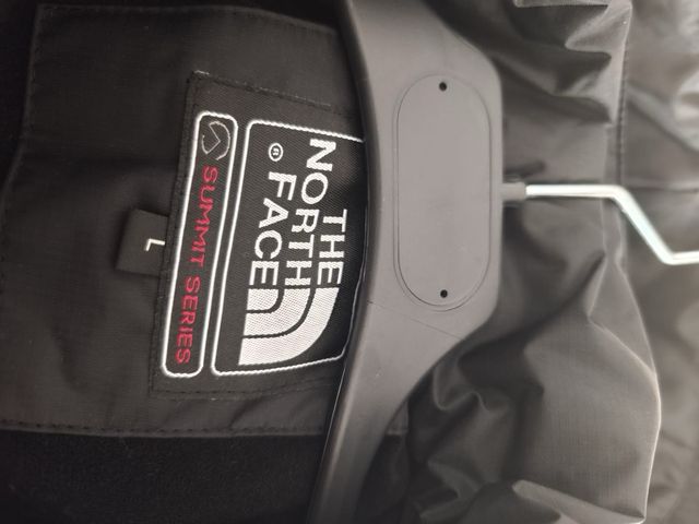 Chaqueta The North Face Negra con Capucha