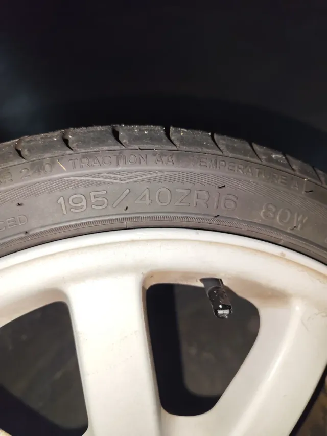 4 Neumáticos 195/40 R16