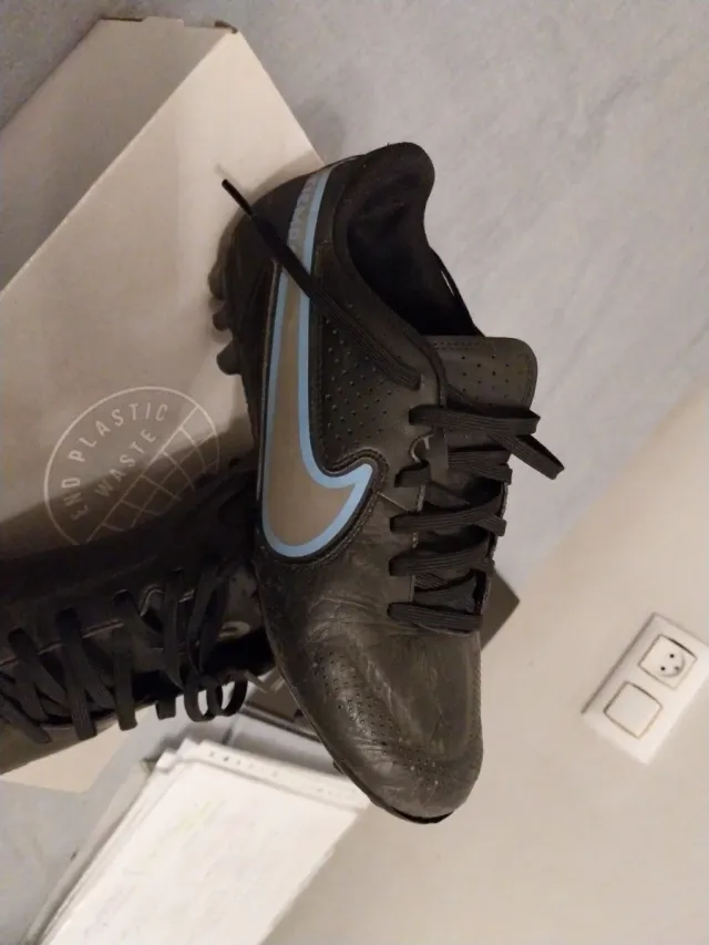 Botas de fútbol Nike negras talla 39