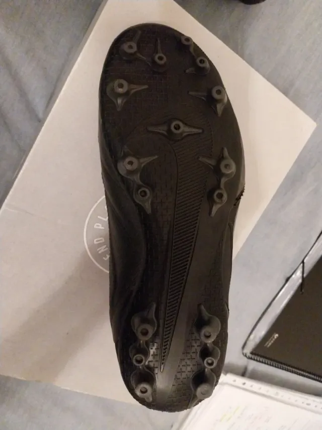 Botas de fútbol Nike negras talla 39