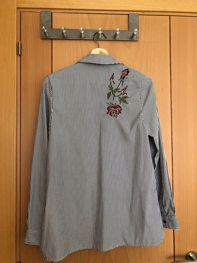 Camisa rayas New Look bordada