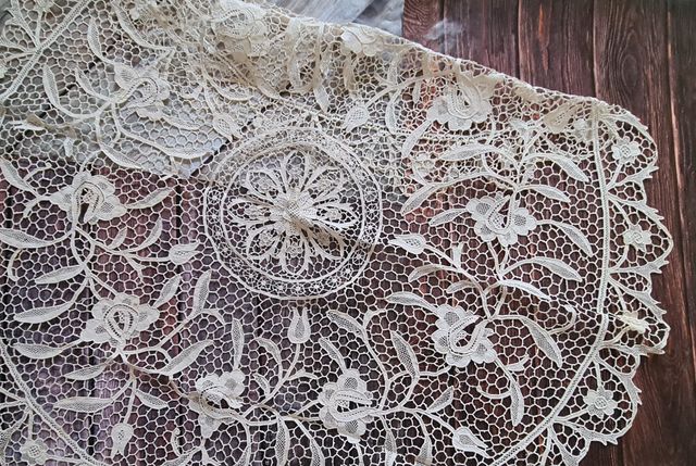 Tovaglia rotonda Burano in pizzo