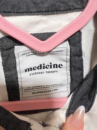 Camisa Medicine Blanca y Gris Talla S