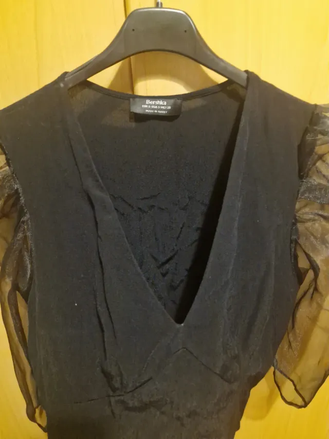 Top Bershka negro mangas transparentes T.S