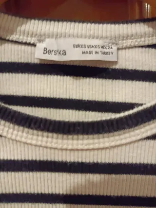 Camiseta Bershka rayas blanco y negro Talla XS