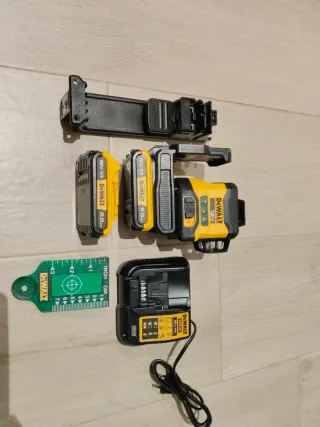 Nivel Láser DEWALT 360° DCLE34031D1