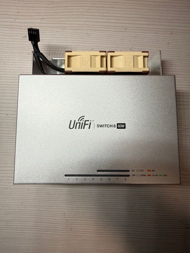 Ubiquiti UniFi Switch 8 60W