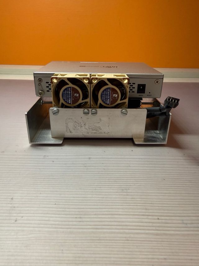 Ubiquiti UniFi Switch 8 60W