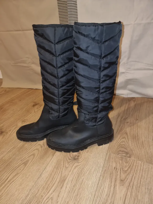 Botas altas acolchadas mujer.