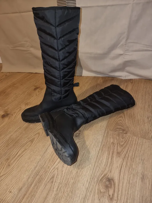 Botas altas acolchadas mujer.