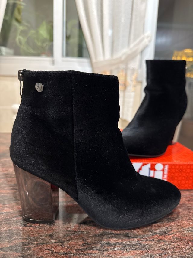 Botines terciopelo Xti negros tacón