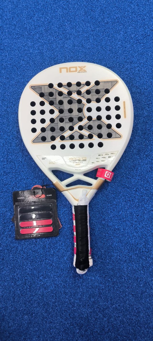 Pala de pádel NOX AT10 12K 2026