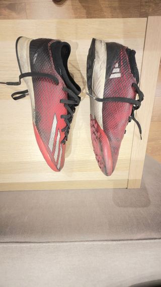 Zapatillas de fútbol Adidas rojas